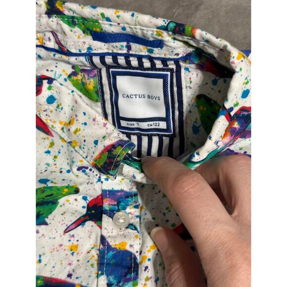 NWOT Cactus Boys Size 7 Boys Button Up Rainbow Splatter Artsy Shark Short Sleeve - Picture 3 of 3
